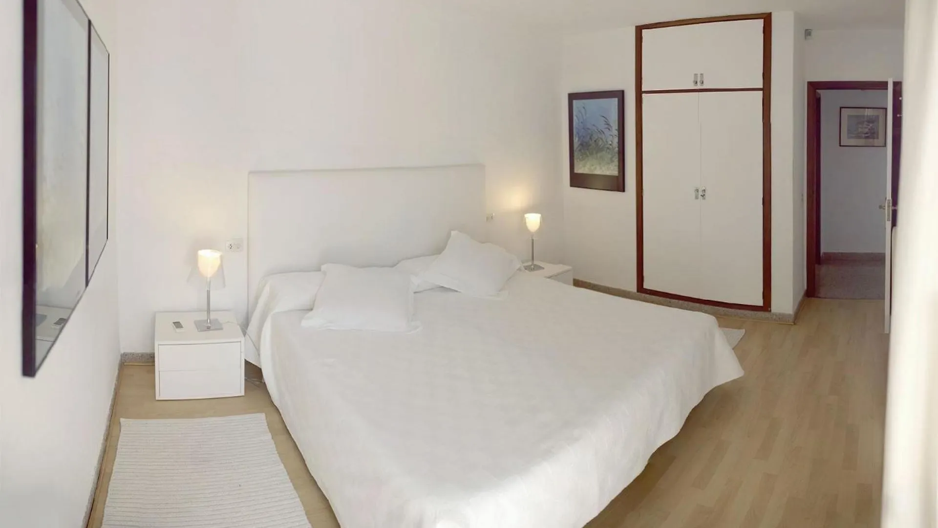 Landhaus Mit Garten, Sonnenterrasse Sowie Ueberdachter Terrasse Und Pool In Strandnaehe Cala Ratjada